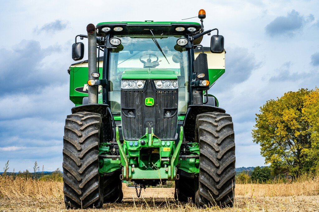 John Deere deberá abrir sus herramientas de diagnóstico a agricultores y talleres independientes durante 10 años
