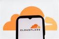 Cloudflare bloqueará por defecto los rastreadores mixtos de IA en webs con anuncios desde septiembre