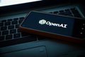 OpenAI lanza un altavoz inteligente portátil sin pantalla
