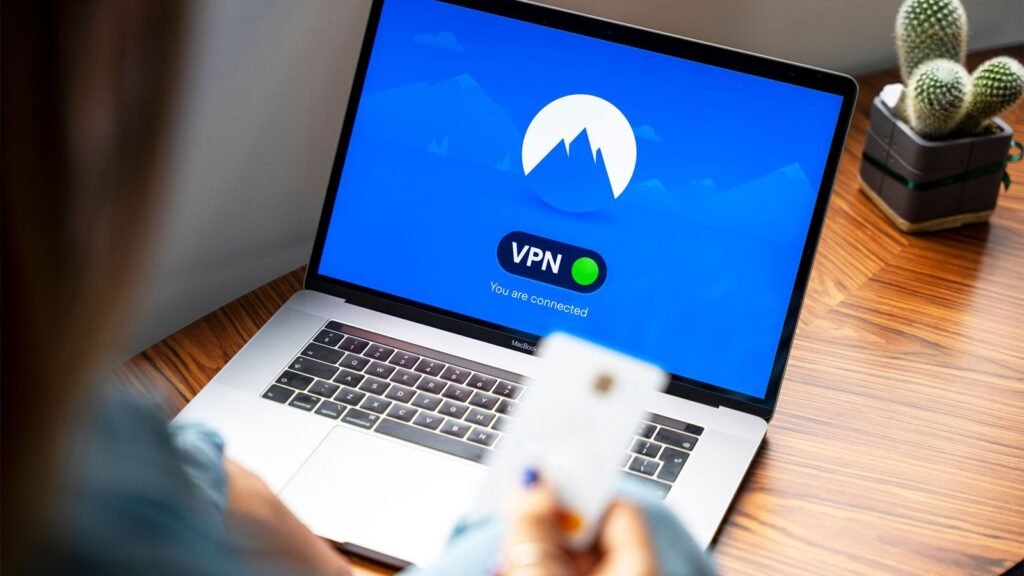 Una VPN no garantiza la invisibilidad en Internet: aspectos que oculta y que no
