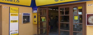 La desaparición de los cajeros automáticos para sacar dinero tiene un ganador inesperado: Correos