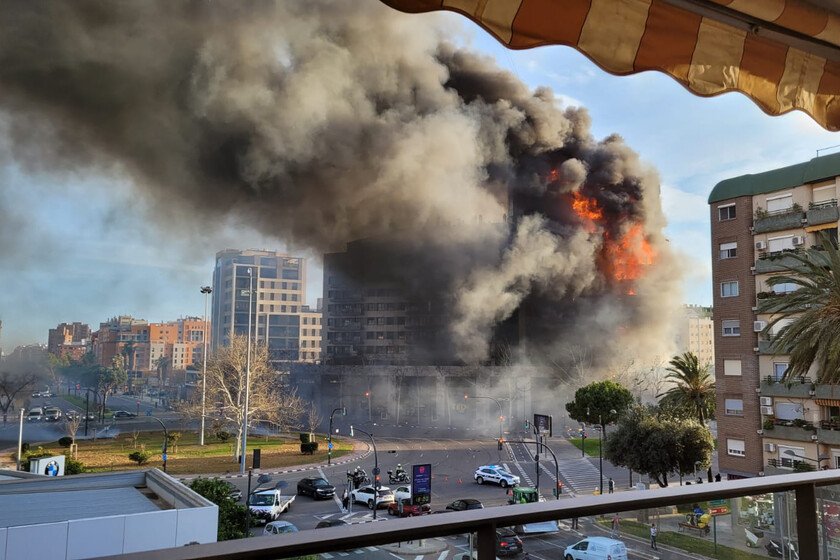 La polémica del poliuretano: qué sabemos realmente sobre el rol del material en el incendio de Valencia