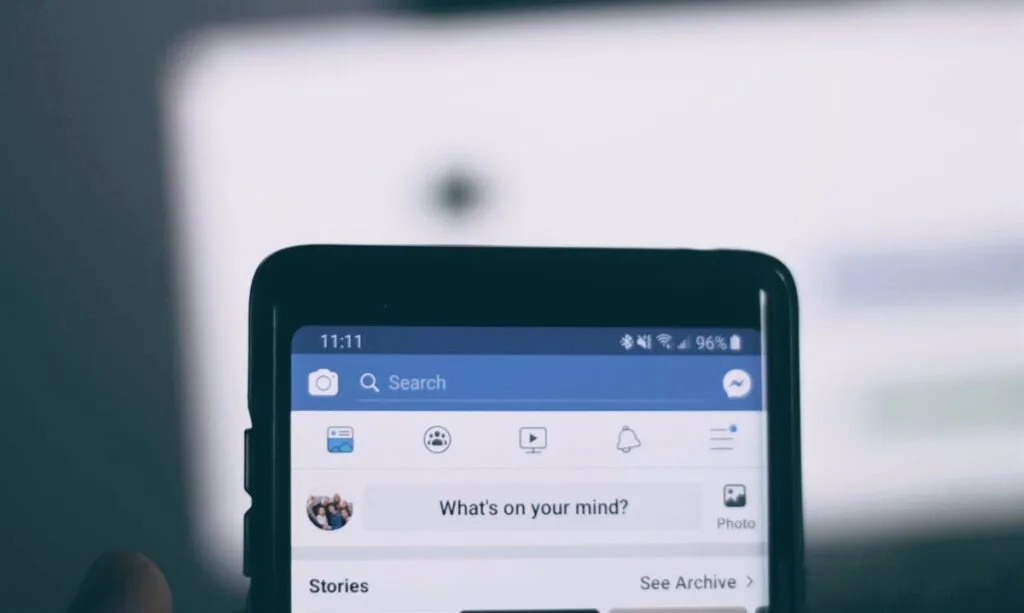 Meta recompensa con 100.000 dólares el hallazgo de una vulnerabilidad en la plaforma de anuncios de Facebook