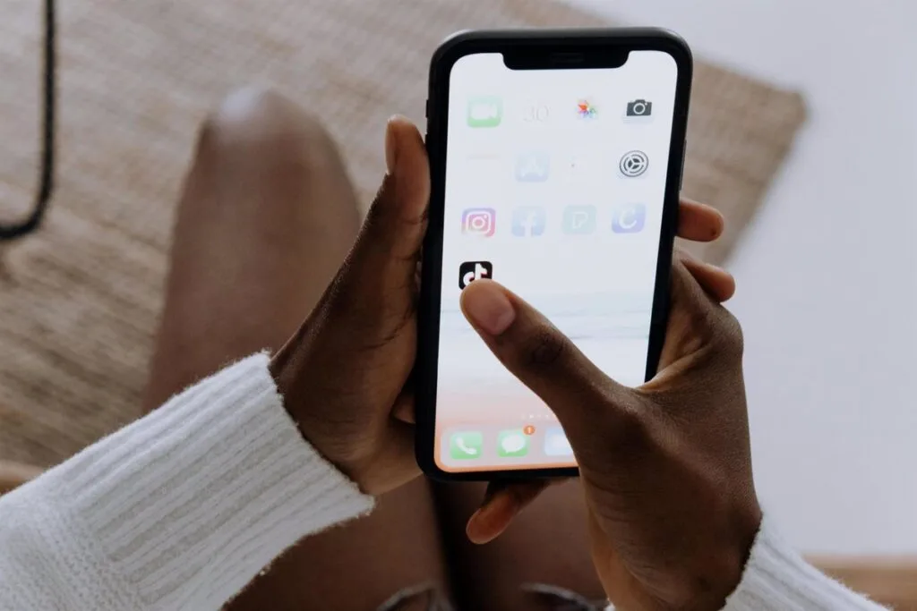 Características y riesgos de RedNote y Lemon8, alternativas a tikTok ante su posible prohibición en Estados Unidos