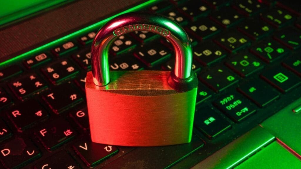 Qué son los Indicadores de Compromiso (IOC), ejemplos y cómo mejoran la seguridad