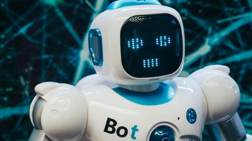 ¿A quién le interesa que haya bots enviando correos o molestando en redes sociales? Esto debes saber