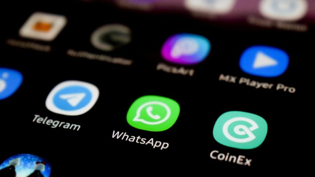 Expertos en seguridad recomiendan desactivar Meta AI de WhatsApp, estos son sus motivos