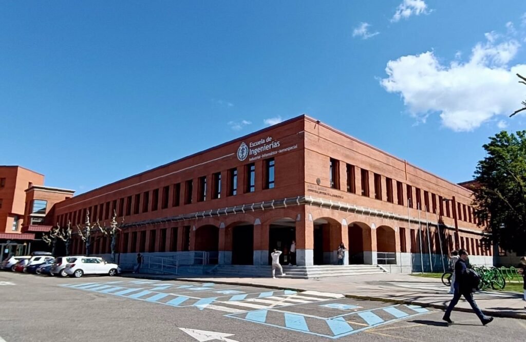 La ULE acoge desde el día 16 un curso sobre los desafíos de ciberseguridad en robots autónomos basados en IA