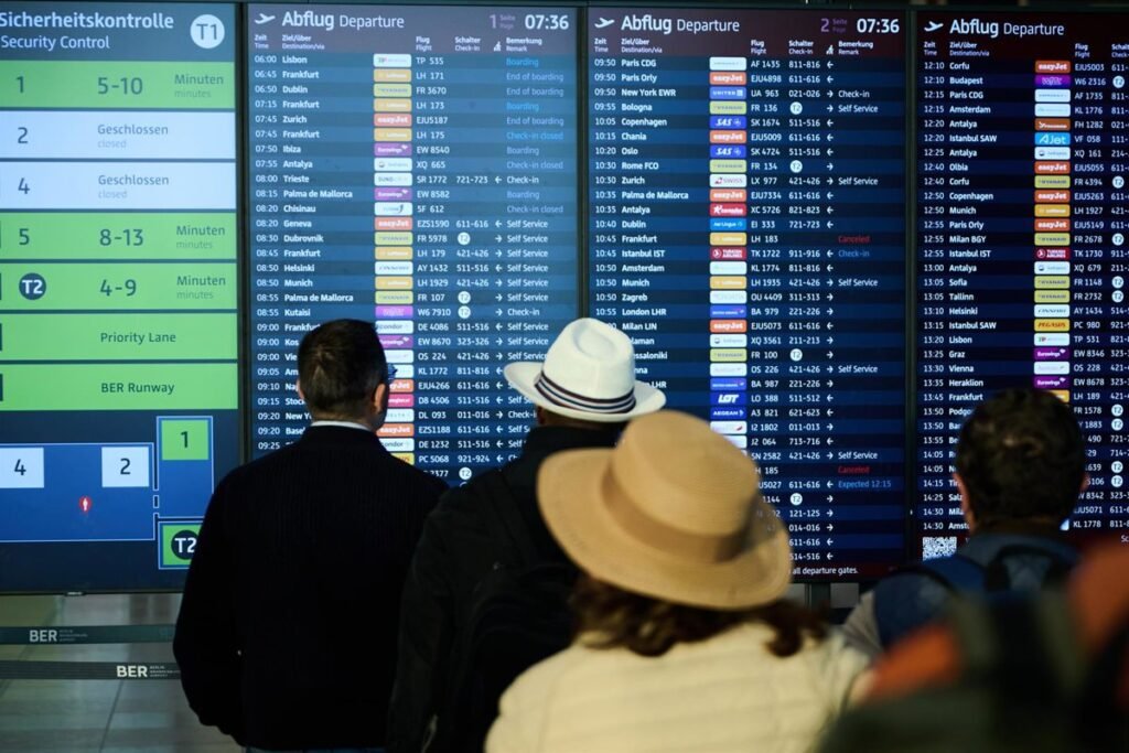Continúan los retrasos en el aeropuerto de Berlín diez días después del ciberataque