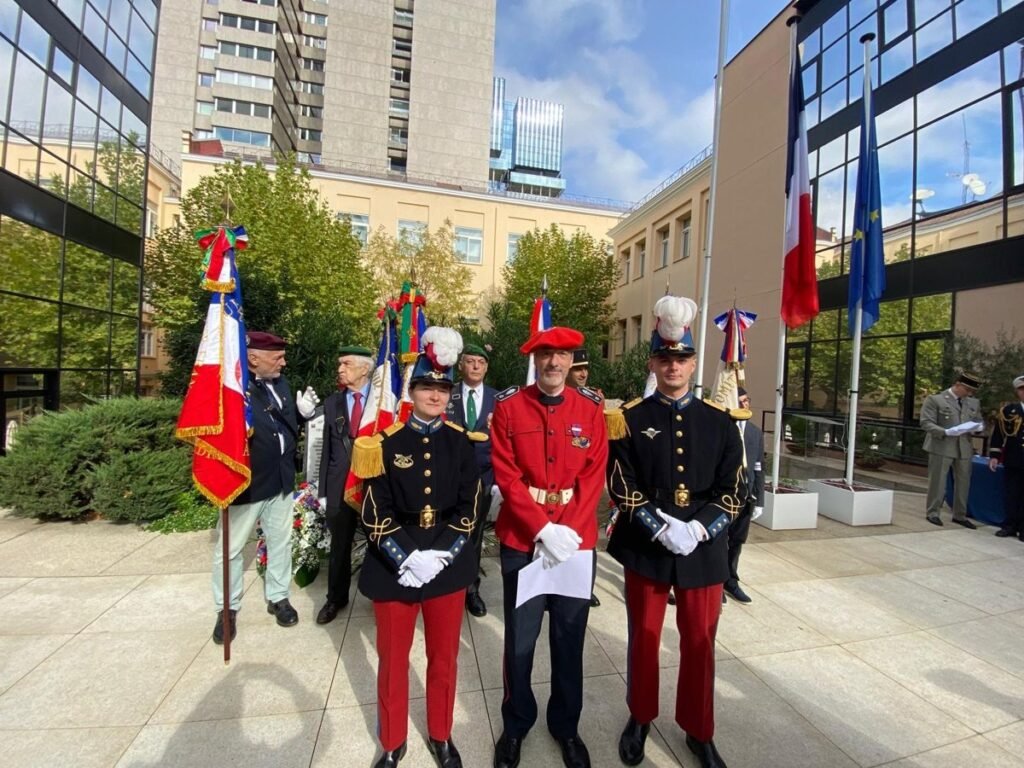 Jefe de Unidad de la Jefatura de Coordinación de Ciberseguridad de la Ertzaintza recibe la medalla de Defense Nationale