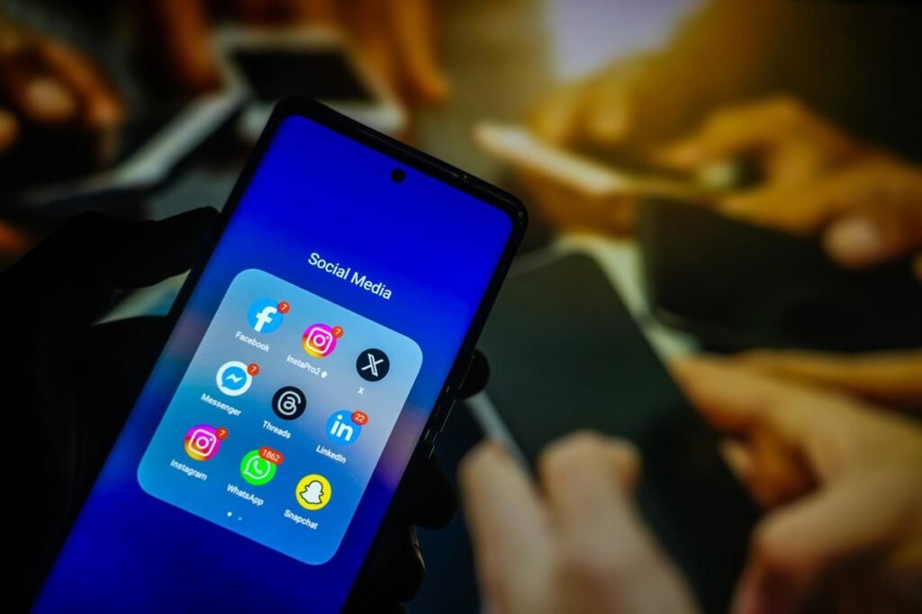 India ordena a los fabricantes de teléfonos móviles preinstalar una aplicación estatal de ciberseguridad