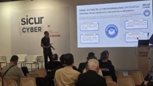 La Ertzaintza participa en SICUR con un espacio dedicado a las líneas de trabajo en materia de ciberseguridad