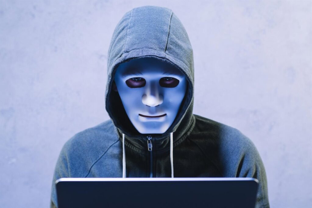 Los 'deepfakes' se profesionalizan con modelos de IA: hacen más de cien videollamadas al día para engañar a sus víctimas