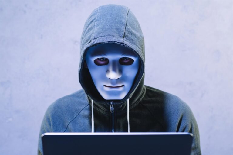 Los 'deepfakes' se profesionalizan con modelos de IA: hacen más de cien videollamadas al día para engañar a sus víctimas