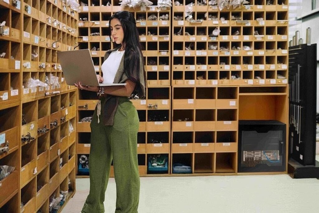 La IA se afianza en la industria española: la usan el 64% de las empresas, pero con retos de infraestructura y seguridad