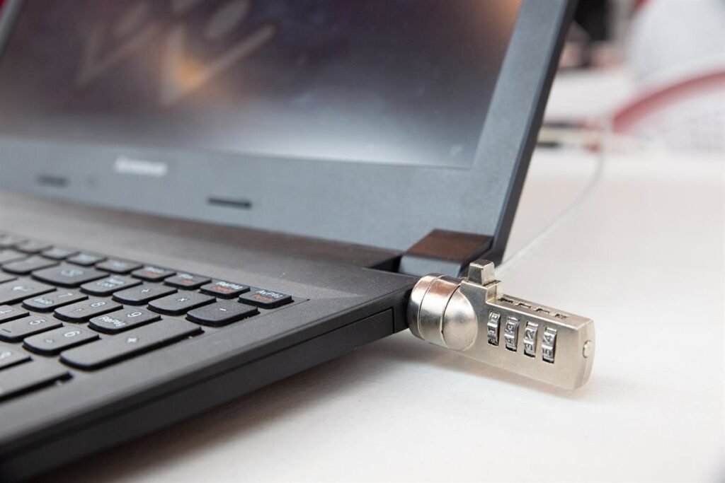 El uso de la Inteligencia Artificial en las empresas aumenta sus riesgos de ciberseguridad, según Fibratel
